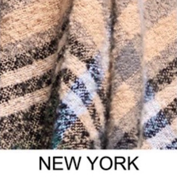 🎉 HOST PICK 🎉 Plaid Print Turtleneck Poncho - Picture 10 of 10